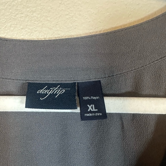 Daytrip Gray Boxy Dolman Sleeve Blouse - Picture 3 of 5